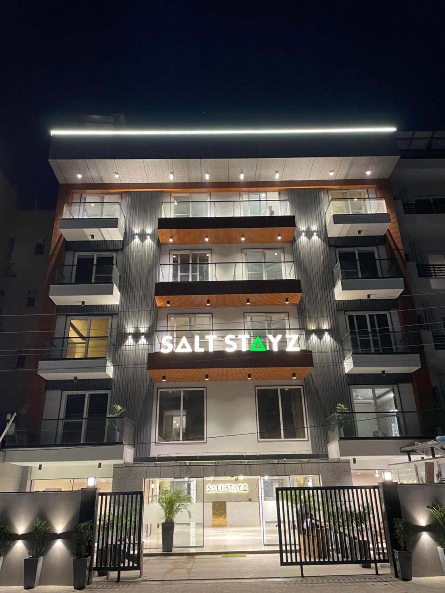 Saltstayz Premier - Near Golf Course Road & Sector 57 Gurgaon Exterior foto